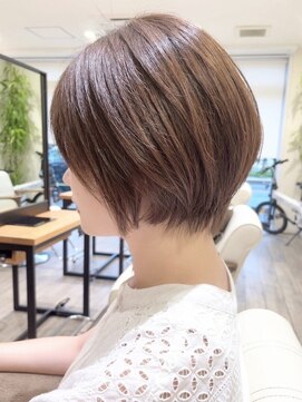 アイ(I.) 【 Ｉ. 】30代からの襟足すっきり前下がりショートボブ　川口