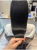 素髪風ストレートで叶える美ツヤ髪