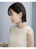 切りっぱなし長め外ハネボブ艶暗髪シースルーバング