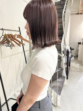 アトレ 梅田店(attrait) 透け感のあるピンクブラウンボブ × 上質な艶感