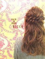 ヘアメイクアンドセットサロン リッコ(Hair make&set salon Ricco)&nbsp;梅田セットサロンＲｉｃｃｏランダムカールハーフアップ