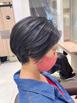 アッシュ 笹塚店(Ash) 骨格補正カット × 小顔くびれショート