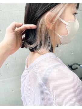 エミス バイ メルト 吉祥寺(emis by melt) 【堀惠洋平】インナーカラー ベージュ 切りっぱなしボブ