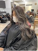 小顔 ネビージュ グレージュハイライトカラー◎