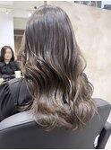 アッシュグレージュくすみカラーロングツヤ髪髪質改善