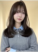 ナチュラルレイヤーハッシュカットオリーブカラー透明感