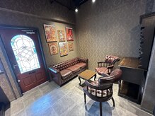 ビスタッグ(VISTAG)の雰囲気（拘った店内はアンティークの物で統一し、中には100年前の物も…）