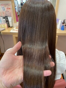 アグレアーブルの写真/髪の芯から潤う、触れたくなるツヤ髪へ。厳選トリートメントで、年齢を感じさせない美しさを。
