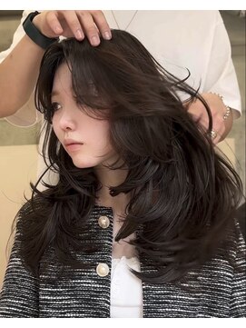 ヌエン 渋谷(NU/EN) 海外ガール風ロングレイヤーカット/バタフライカット/小顔カット