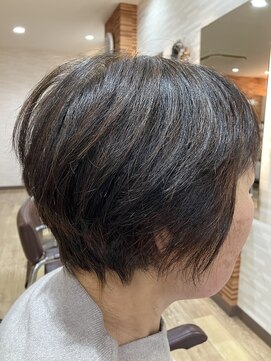 アートイン 前下がりグラデーションレイヤーボブ