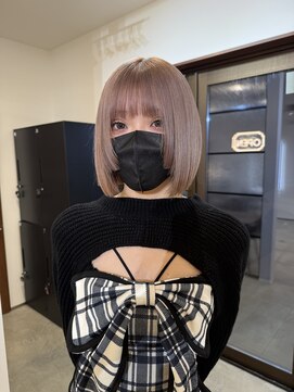 クオン 伊勢崎(QUON.) ベージュカラー×ボブ