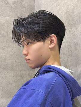 ノヴァ 三宮(NOVA) 前下がりセンターパート