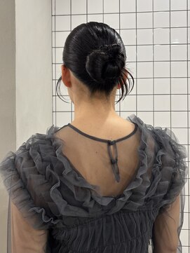 スート(suit.) タイトなカチモリシニヨン