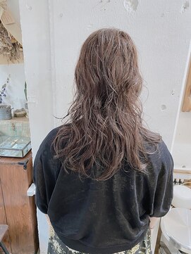 リッカ(RICCA) 【RICCA aya】 パーマをかけたようなクセを生かしたロング