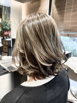 アイフィールアヴェダ 船堀店(i feel AVEDA) 【中村】ハイライトで動きも演出☆艶髪アッシュベージュ