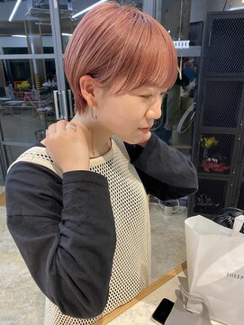 ユー(yew) ピンクベージュ×マッシュショート