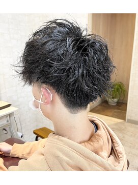 クオリア(Quaria) ツイストスパイラルパーマツイスパパーマメンズマッシュ