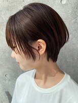 小顔矯正カットでで作る似合わせショート　くびれボブ前髪あり