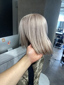 セレーネヘアー オオサカ 心斎橋店(Selene hair OSAKA) White beige