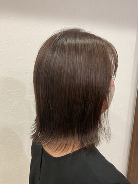 アリー(Ari-) 外ハネぱっつん