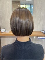 ヴィサージュクルー(VISAGE crew)&nbsp;艶カラー×コンパクトなボブデザイン！