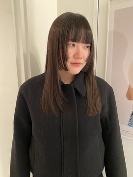 シータ(sheta) 黒髪ワイドパングステップカット