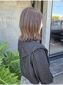 アッシュブラウンのくびれボブ