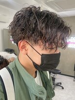 センターパート波巻きパーマスパイラルパーマツイストスパイラル