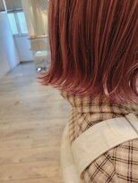 ベベ('BEBE)&nbsp;ピンクカラー ボブ 切りっぱなし