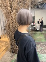 テイ(tei)&nbsp;シアー/グレー/シルバーカラー/ボブ/丸みボブ