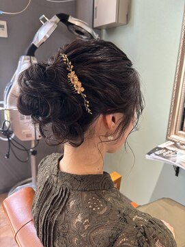 ルポヘアー(Repos Hair) ルーズなお団子風アップ