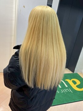 アウラ(AURA) 盛岡駅ブリーチカラーハイトーンカラー顔周りレイヤーカット◆