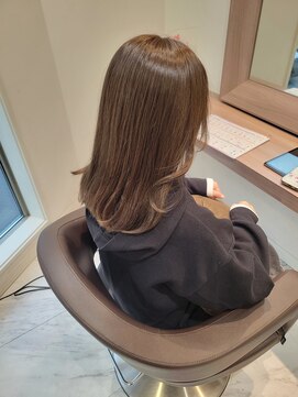 明るめオリーブベージュ