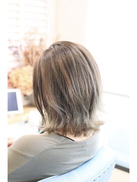 リビーチ ヘア リゾート 赤羽(Rebeach HAIR RESORT) 赤羽駅ケアブリーチハイトーンオリーブグレーココアベージュ小顔