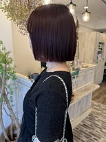 マァロ(malo.) ワインレッド 切りっぱなしボブ