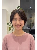 トレ(tre.)&nbsp;サイドに流す長め前髪の丸みショート