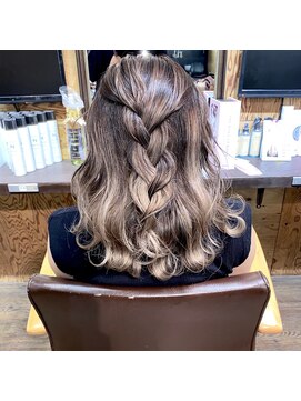 ユートピア(U topia) 【U-topia町田】【エアータッチバレイヤージュ】夏ハイライト