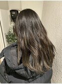 グラデーションカラー×グレージュ