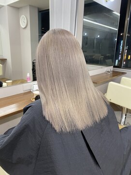 シカ 神戸三宮元町店(Cica) 神戸三宮元町　ミルクティーベージュカラー　ハイトーンカラー