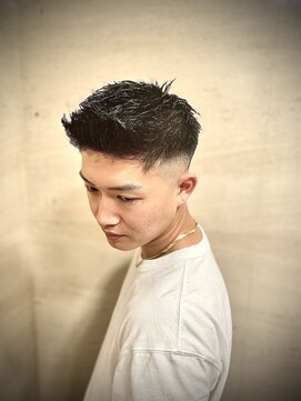 プラウド(PROUD) "男前"アップバングメンズビジネスフェードスタイル/田町/理容室