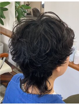 ヘアーアンドメイクアップモパ マッシュウルフ