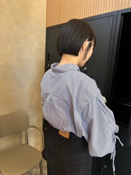 リムレス(LIMLESS) ショートカット丸みショート耳掛けハンサムショートひし形小顔