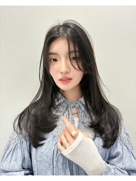 ラクシア(LucxiA) 韓国カット/韓国ヘア/くびれ/レイヤーカット/前髪カット/小顔