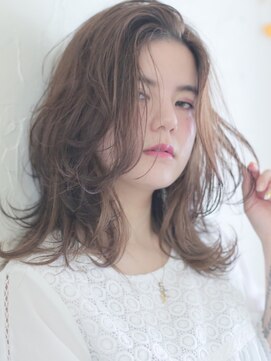 ミレバイジェニー (mirae by geny) レイヤード抜け感ミディアムヘア