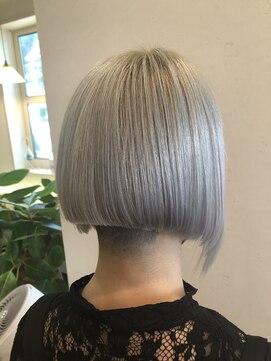 フラップ(FLAP) 刈り上げ×前下がりボブ