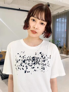 ヨハ ク くせ毛ボブ