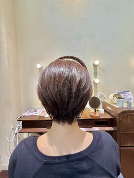 エルサフィロ ヨドヤバシ(el zafiro yodoyabashi) 【el zafiro yodoyabashi】白髪馴染ませ大人ショートスタイル