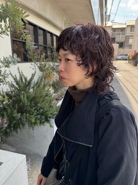 リベラル(liberal) 大人のラフウルフパーマ【20代/30代/40代】