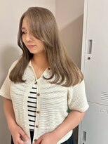 ヒビヲ 天神警固(HIBIO)&nbsp;ブリーチダブルカラーミルクティーベージュ白髪ぼかしハイライト
