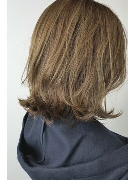 フルショウ 梅田(FURUSHO) アクティブおしゃれな小顔外ハネボブディ切りっぱなしミディアム
